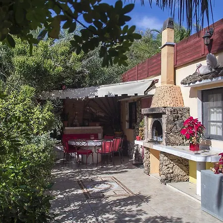 לינה וארוחת בוקר Casa Pedro *